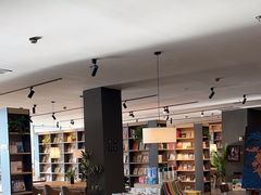 -魔方城市书房(中街益田店)