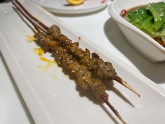 新疆红柳枝羊肉串-小放牛炒菜馆(裕华万达店)