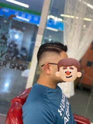 -老男孩男士理容馆·理发·烫染·修面