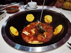 -鲁员外地锅鸡地锅鱼(龙湖江东天街店)