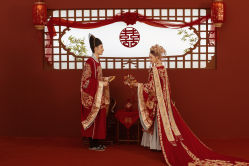 -伯爵婚纱摄影(光谷店)