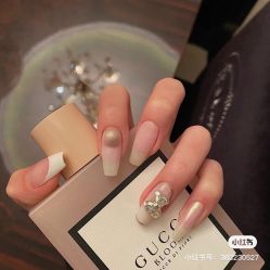 -Pink You美甲洗眉纹绣定制中心