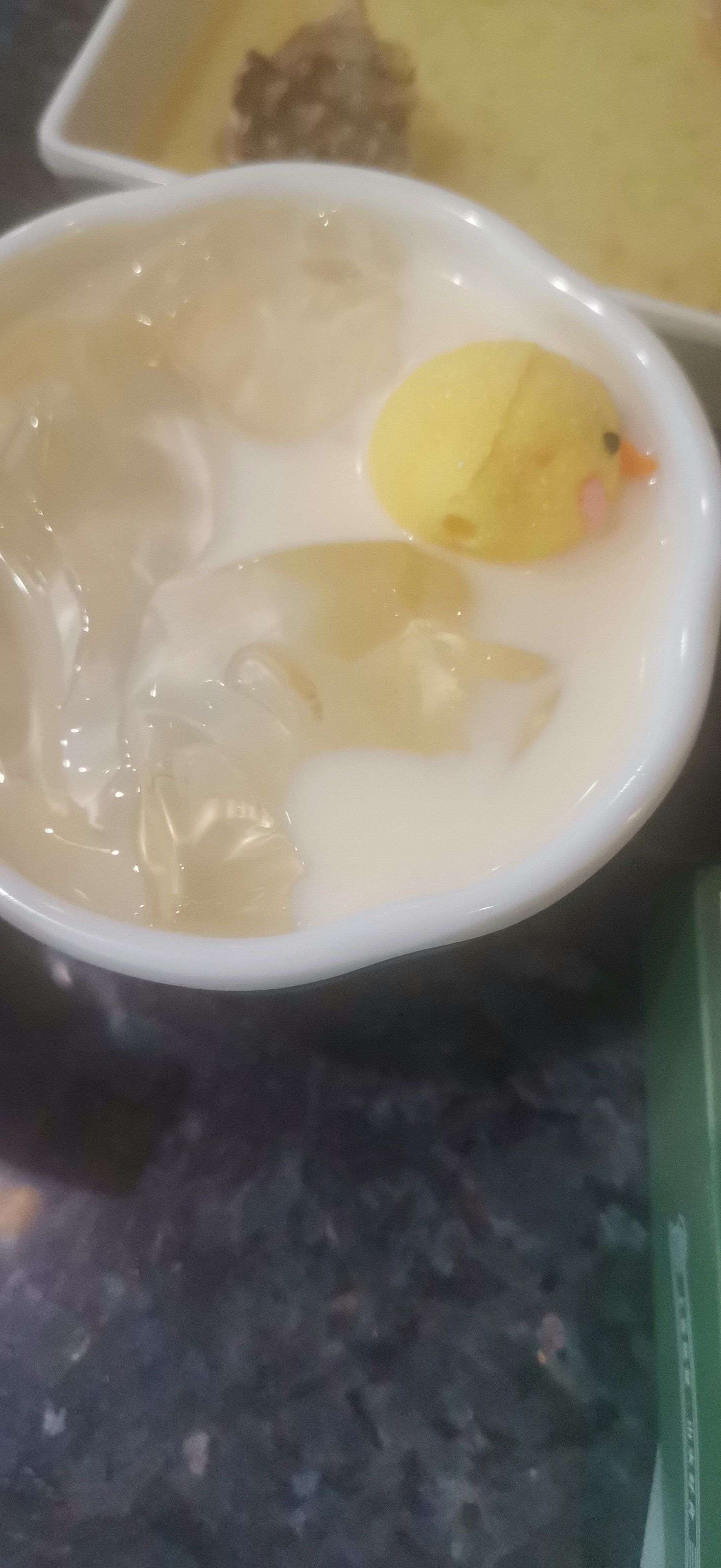 夏天必备甜品:荔枝果冻!
