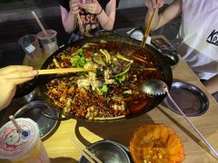 -鸿顺老铁锅美蛙鱼府(解放碑店)