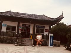 -慈城服务区-停车场