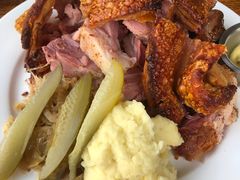 招牌脆皮烤猪肘-Malena玛莲娜