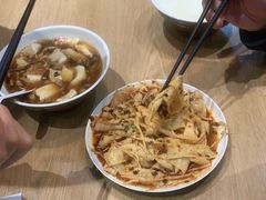 -三好食堂(煎饺·馄饨·肉饼米线·盛世广场店)