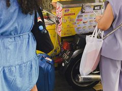 -詹爷爷乌节路街头冰淇淋
