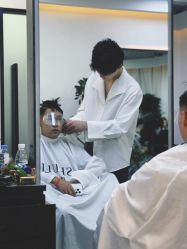 -V7 HAIR SALON