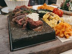 -Mark&Mars Restaurant