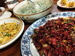 -黄桷树曹家私房菜(江与城店)