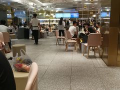 大堂-奈雪的茶(湖滨银泰in77C区PRO店)