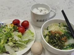 -上海外滩老码头亚朵酒店