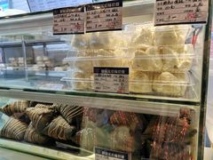 面包甜点陈列柜-白玉兰食品(甜云店)