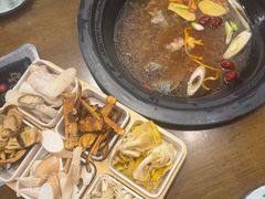 -菌乡缘·野生菌蒸汽鱼火锅(江边夜市店)