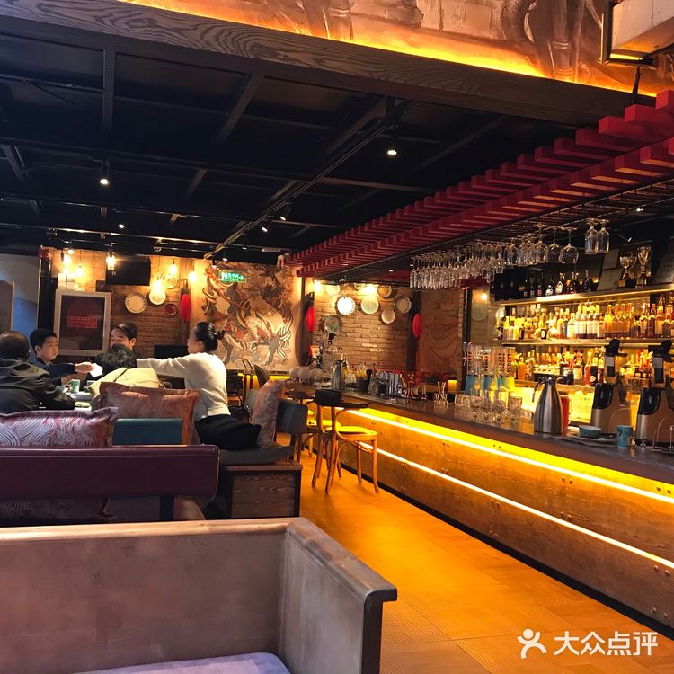 可以听京剧的新派京菜