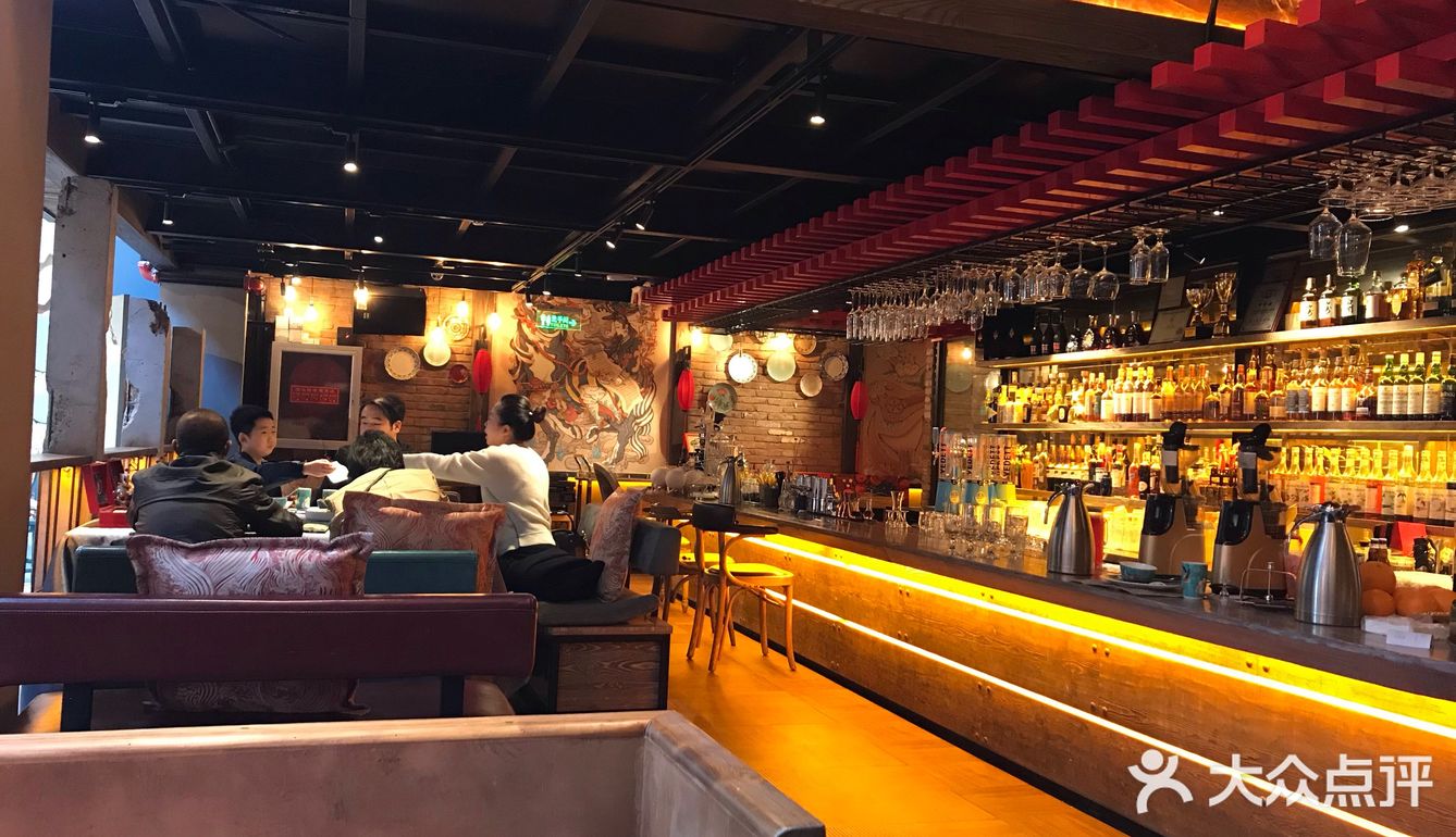 可以听京剧的新派京菜