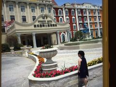 -泉城欧乐堡戏水湾艺术养生温泉