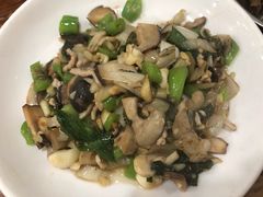 蘑菇炒肉-凡老头米线砂锅(古荡新村西粮站)
