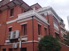 -上海市位育初级中学