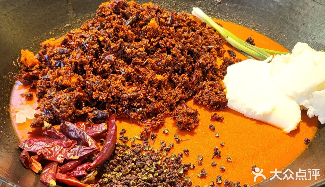 左麻右辣老火锅：藏在小区里的正宗重庆味