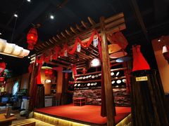 -老滇山寨•云南特色菜•地方菜•民族风情歌舞表演(金碧店)