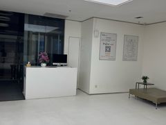 -卡罗酒店(东门晒布地铁站店)