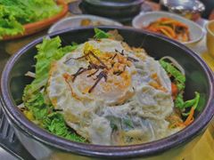 传统石锅拌饭-牛信亭韩国料理·炭火烤肉(紫藤路店)