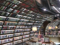 -钟书阁(珍园店)