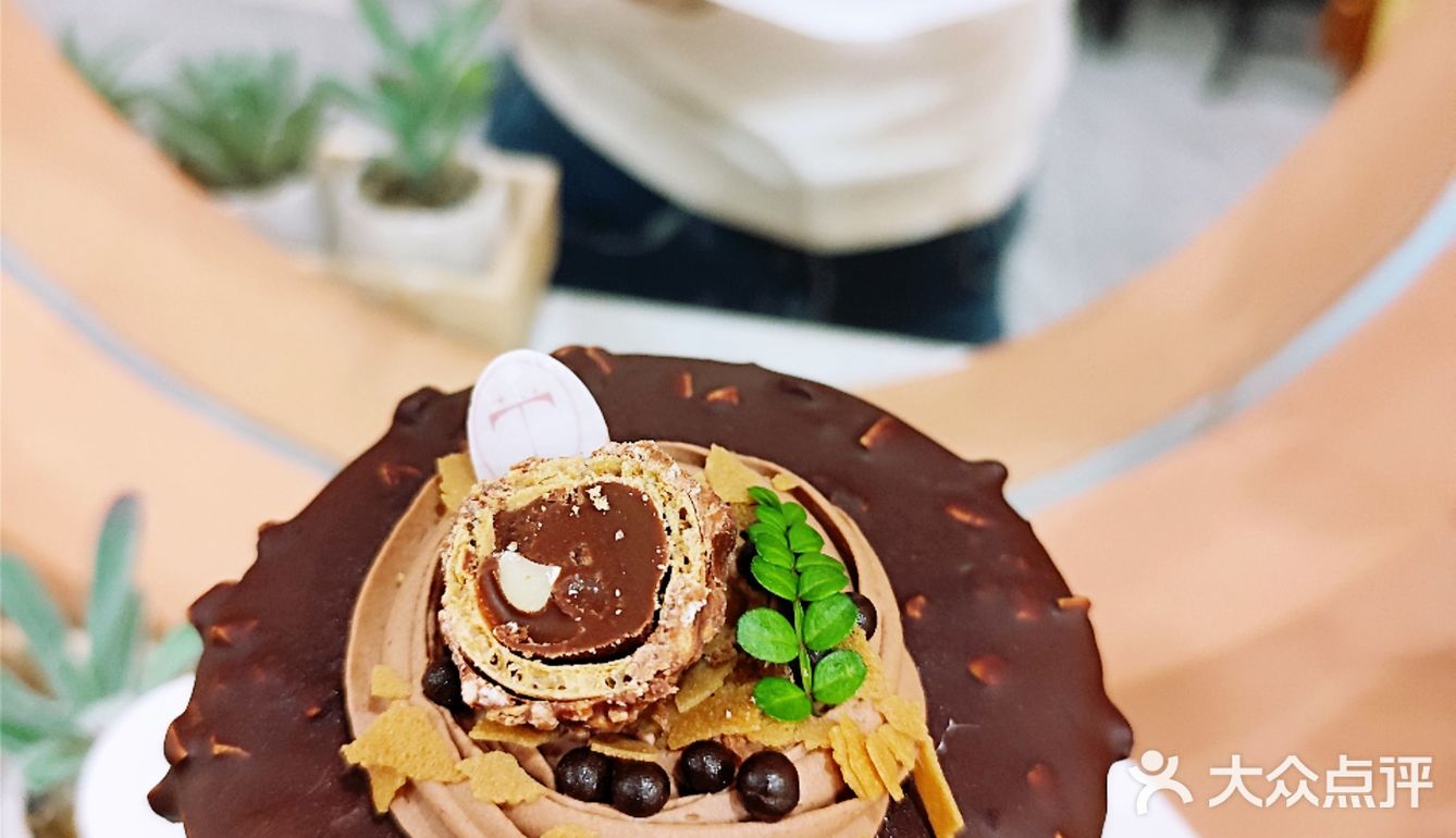 🍰:Three PM梦龙脆皮巧克力🍫蛋糕