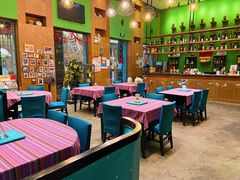 -香巴拉云南餐厅(华莱坞店)