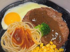 -汤姆家的牛排意面披萨(新城市广场店)