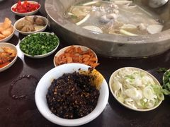 -抚仙湖鱼洞石锅鱼(中华美食城店)