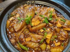 咸鱼鸡粒茄子煲-港澳烧卤馆