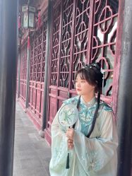 -一揽芳华汉服旗袍体验馆(拙政园店)