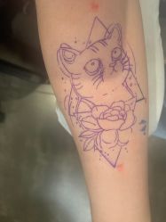 -鳌首刺青纹身 穿孔饰品店