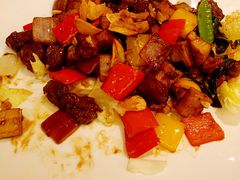 黑胡椒鹅肝炒牛肉粒-唐宫