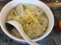 一两开洋-笑来喜馄饨小笼工坊店(湖滨街店)