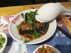 -呷佬·长沙手工米粉(金沙江路店)
