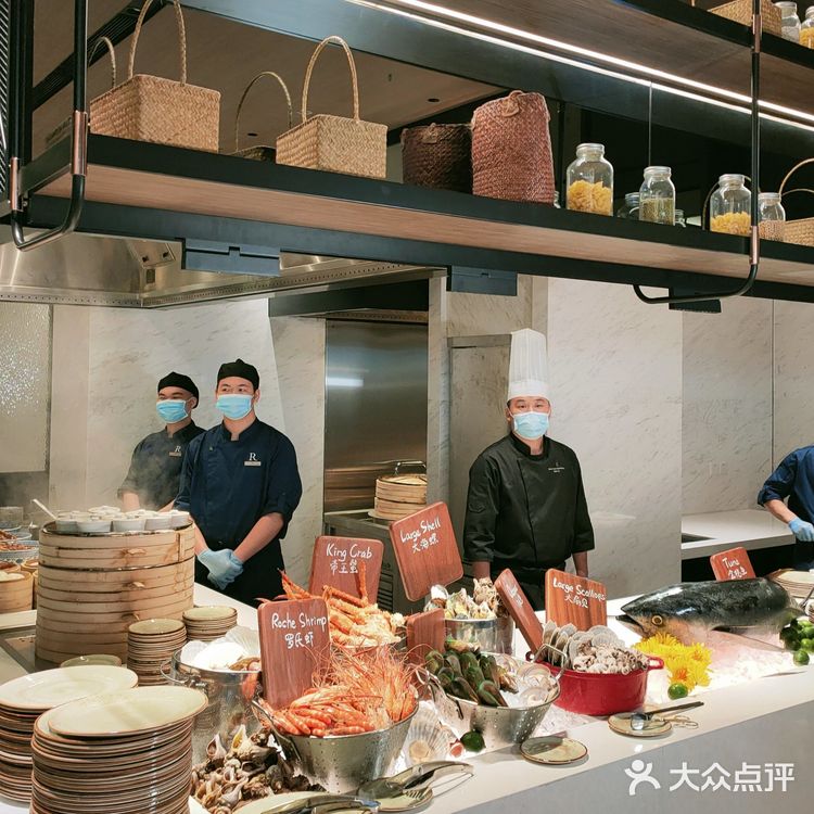 珠海五星级酒店名单更新:【中海万丽酒店】自助餐太棒了！
