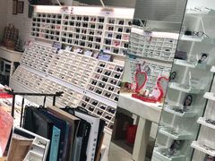 -诺柯视眼镜-蔡司依视路官方工厂店(淞南一店)