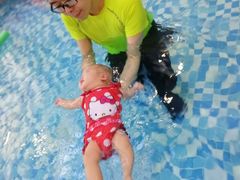 -蓝鲸国际少儿游泳训练中心(群力店)