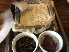 -靠山屯东北农家菜(八龙桥雅苑店)