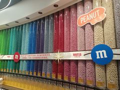 -m豆巧克力世界(上海世茂广场店)