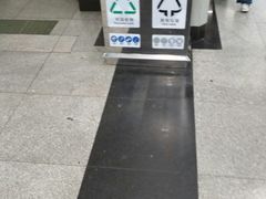 -烈士陵园(地铁站)