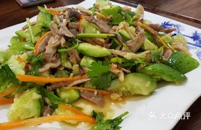 Cucumber with Braised Pork
