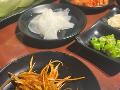 -肉甲韩国木炭烤肉(新壹街1店)