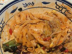 -阿瓦山寨·湘菜现炒·剁椒鱼头王(咸阳总店)