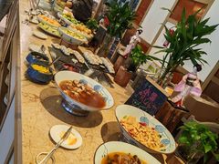 -大中华希尔顿酒店-念自助餐·嗨啤·小龙虾