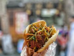 夹牛肉凉粉-小陈方酥锅盔(古城总店)